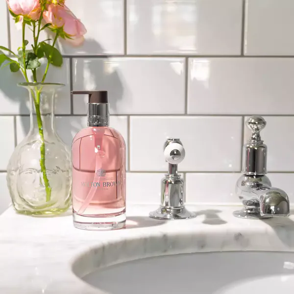 Molton Brown Delicious Rhubarb & Rose Hand Wash Glass Bottle 200