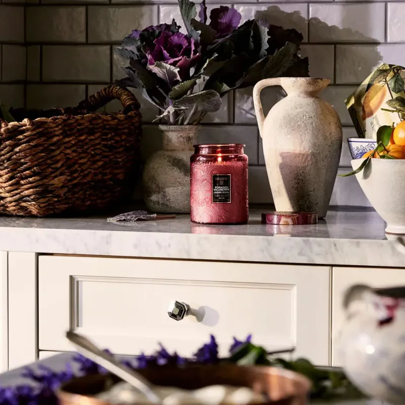 Voluspa Foraged Wildberry Large Jar Candle 100timer