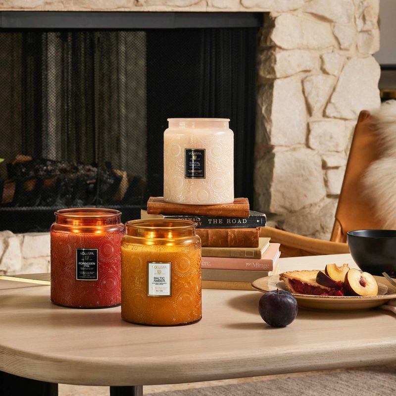 Voluspa Baltic Amber Luxe Jar Candle 140timer